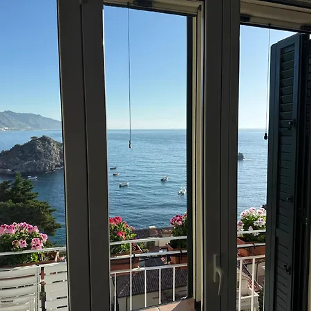 Apartment Paradise By The Sea