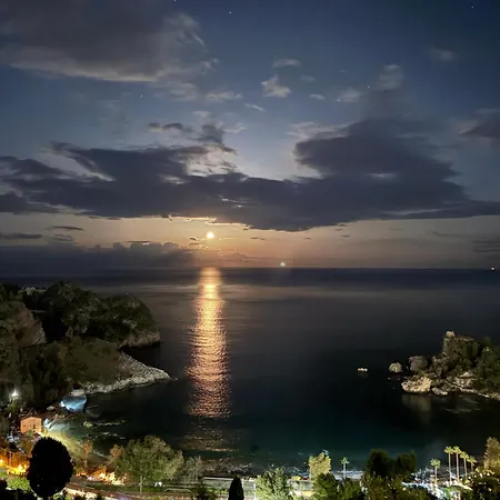 Paradise By The Sea * Taormine
