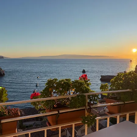 Paradise By The Sea * Taormine